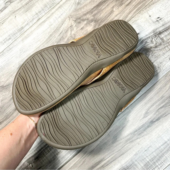 NWOT Vionic Dillon Toe Post Sandal - Cognac Lizard - Picture 5 of 6